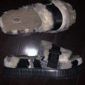 $149 Ugg Flufitta size 7 like new